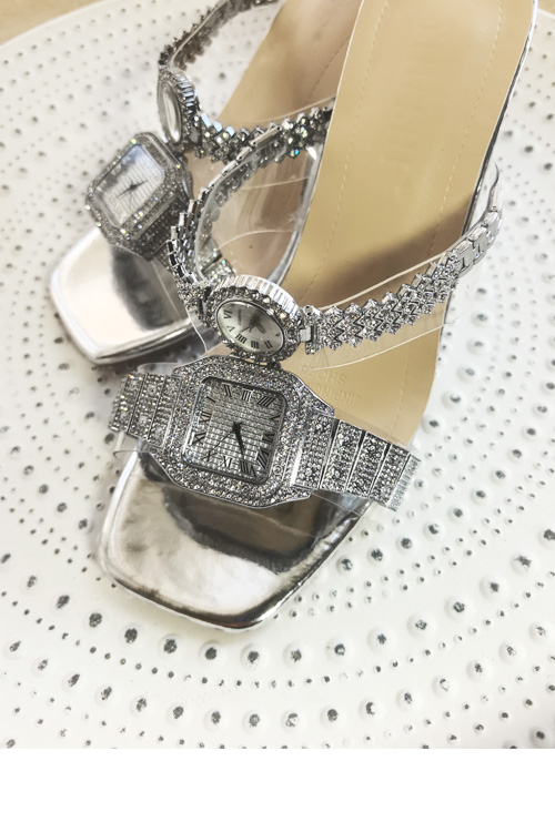Sepatu hak tinggi kristal desa - Luxury Watch Square ulasan dan harga